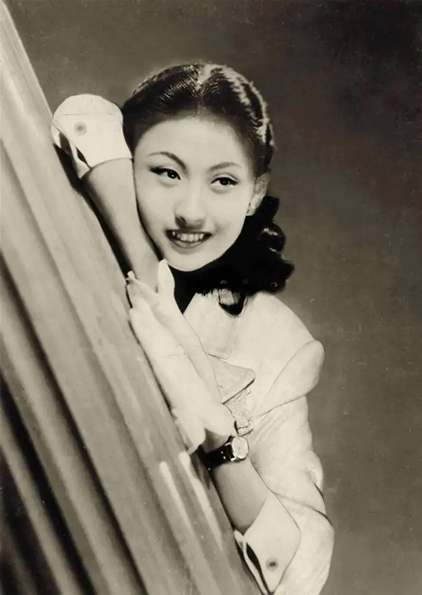 言慧珠:梅兰芳的美艳女弟子,性格放荡不羁,曾醉酒失身错结连理