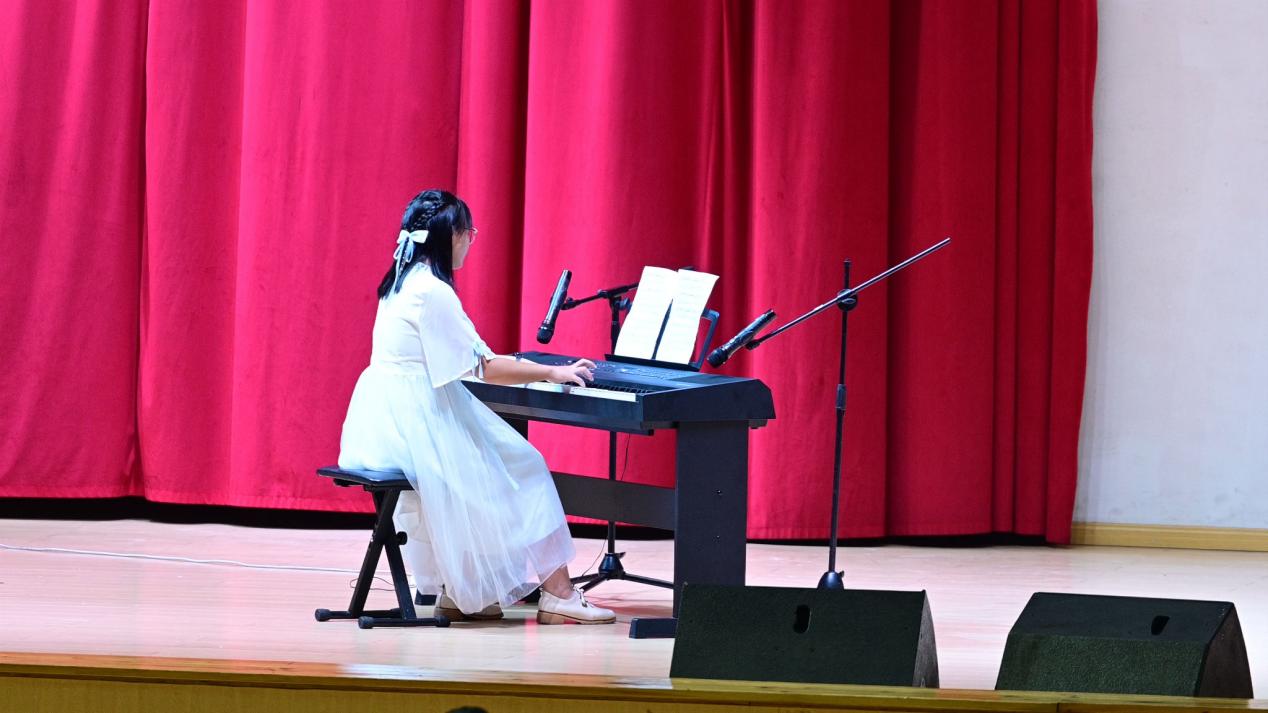 樟树市滨江中学举办第七届校园文化艺术节