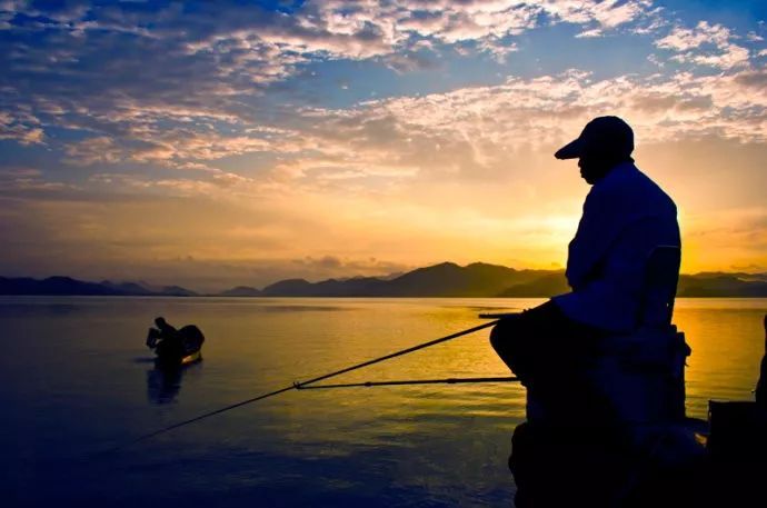 人到中年烦恼多,中年男人减轻压力的四种方式,坦然面对生活!