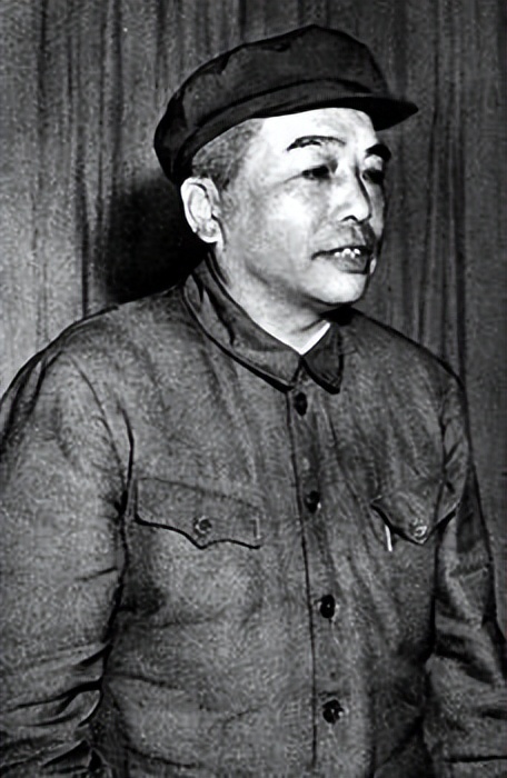 浦安修晚年向彭元帅提出离婚,元帅拿出一个梨挽回,她却坚定分开