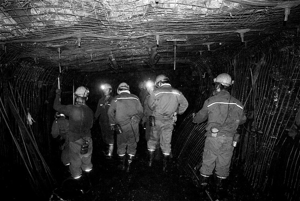 07年死亡181人的山东矿难,是一辈人难以磨灭的痛!