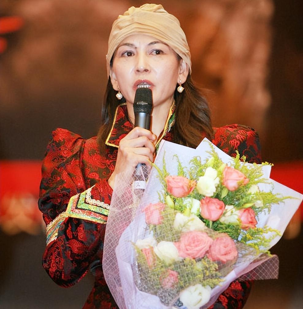 艾丽娅:成名后决定辞职做个体演员,而且她的丈夫也是知名男星