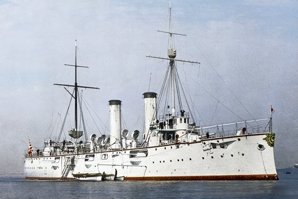 明石号防护巡洋舰,是须磨级2号舰,一战时曾远赴地中海护航