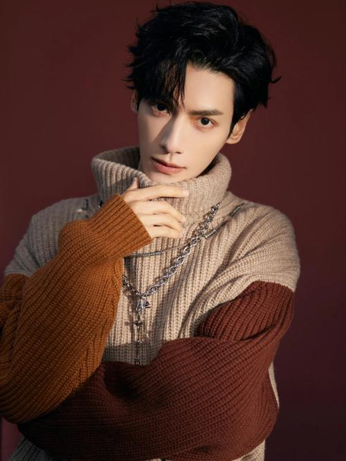 罗云熙拍戏受伤后患肌肉萎缩?双腿细如竹竿引网友担忧