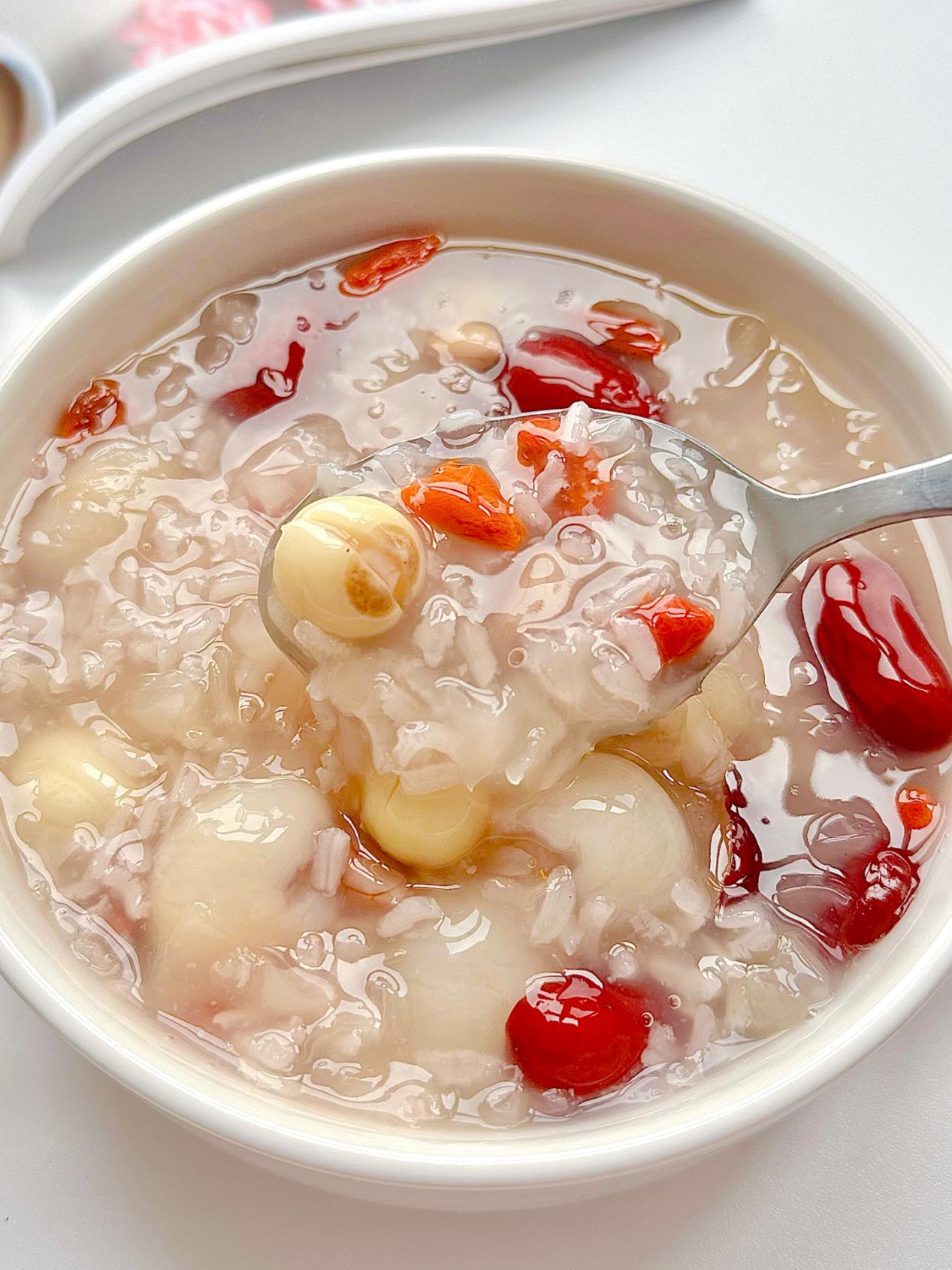 莲子粥是一道传统的美食