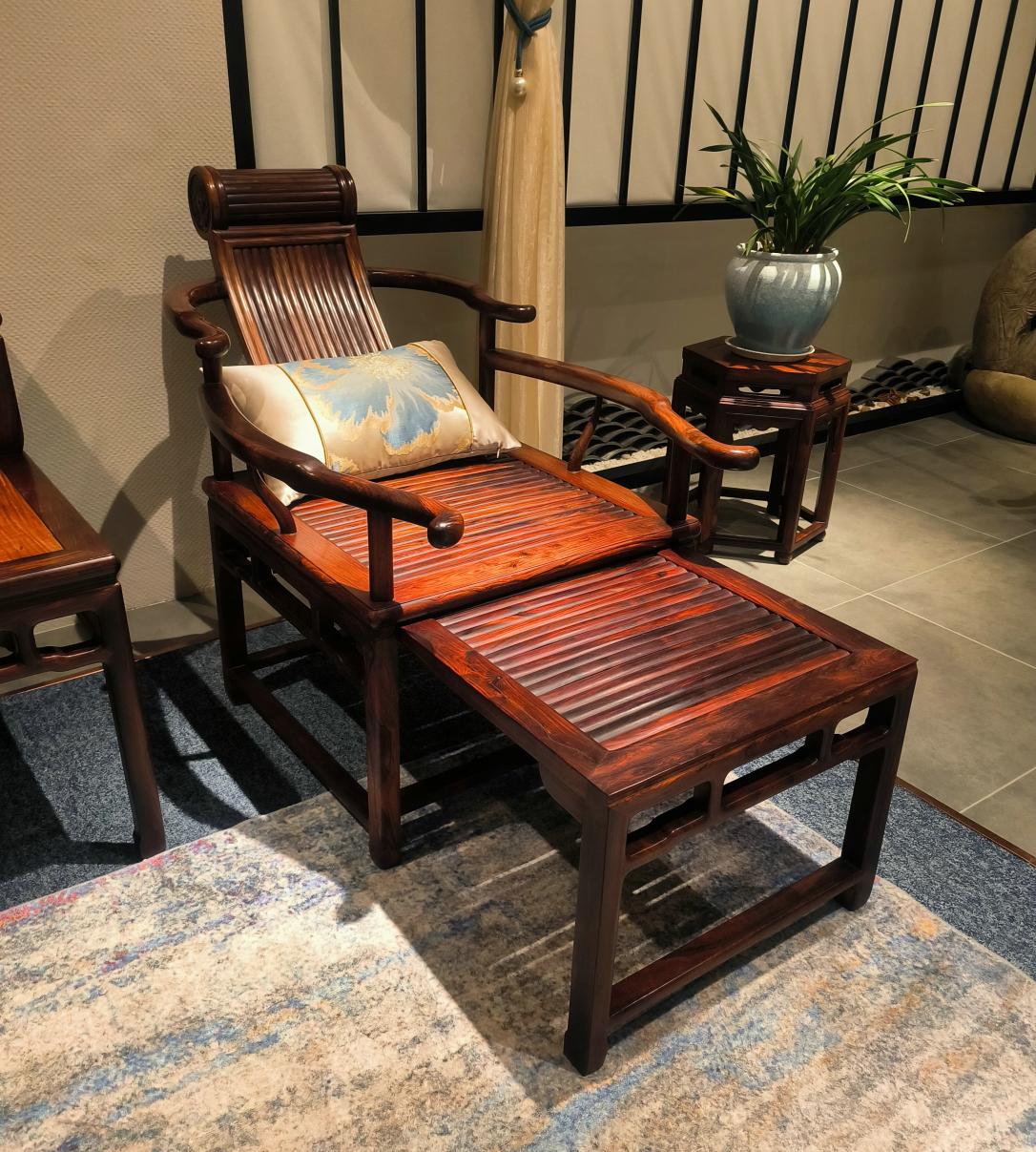 黄花梨明式家具,为什么在当今手机时代依然深受喜爱,经久不衰?