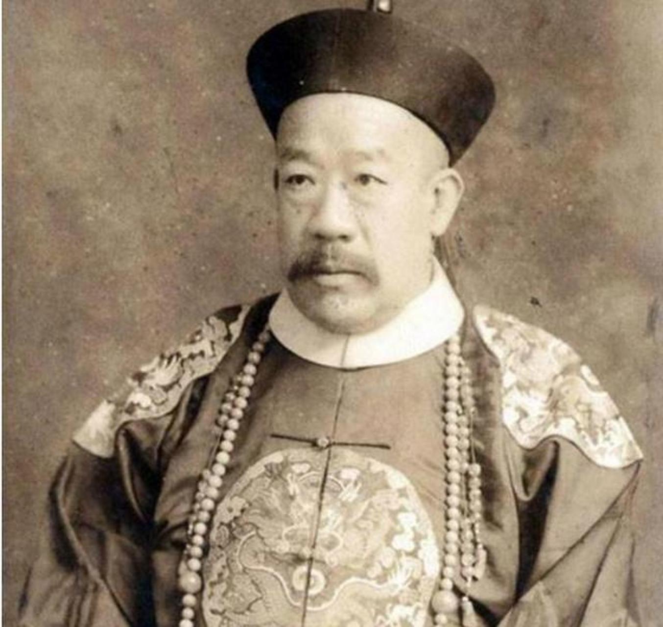 肃亲王善耆作为清朝末期至辛亥革命时期的代表人物,曾被视为开明派,但