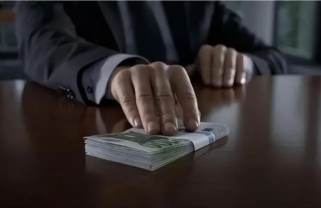 案例:山西美女宋丽,肉身开道,每晚用独门绝技关切多位领导