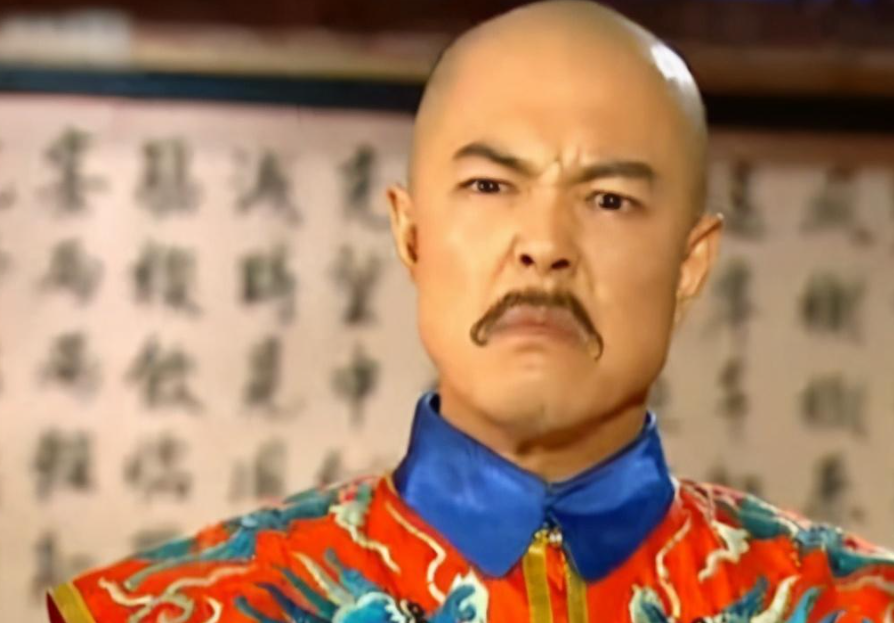 66 岁张铁林近况曝光!双腿缠满纱布,面容苍老满头白发尽显憔悴