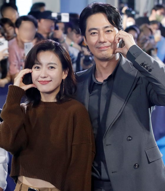 赵寅成,韩孝周感情线正式展开!现实多年好友演绎超浪漫异能夫妻