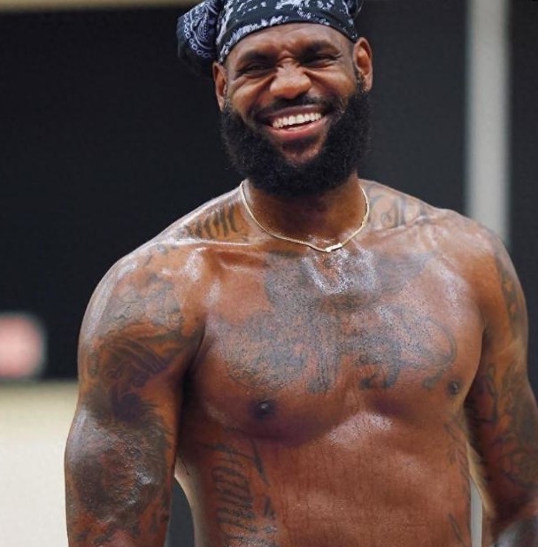 锡安似灭霸!威少腹肌惊艳!