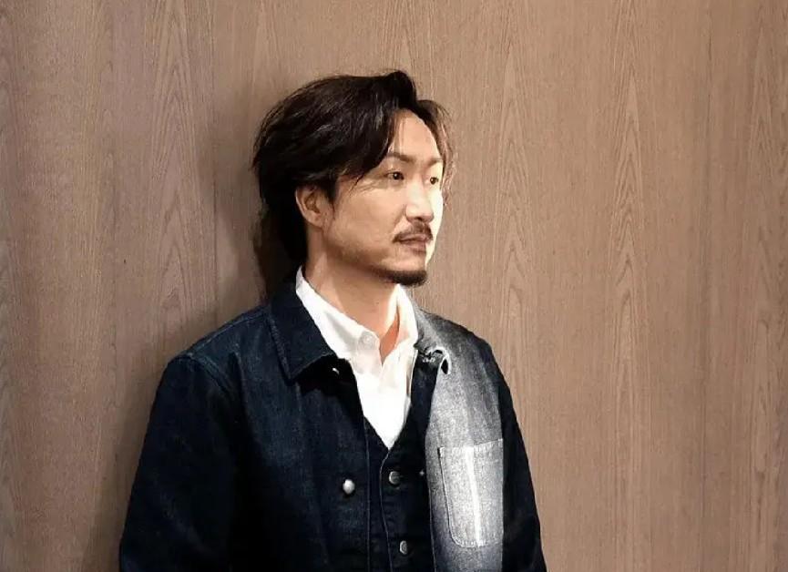 飞机闹事被封杀,助手怀孕逼打胎,离婚阿sa后,他收破烂日入60块