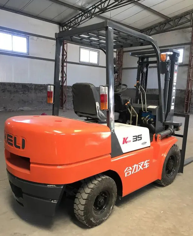 灵活机动,合力叉车让您操控自如!