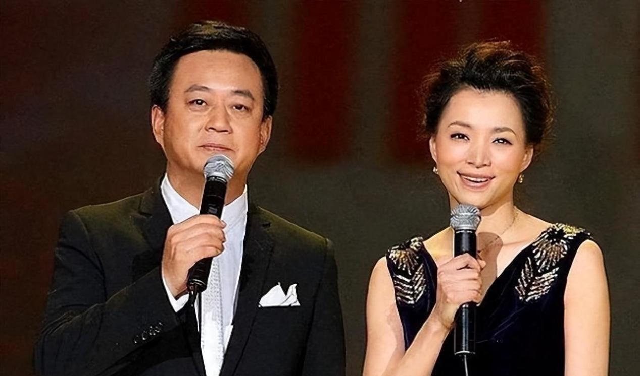 和赵忠祥有个孩子?董卿正式回应,这次她不再会被宽恕了
