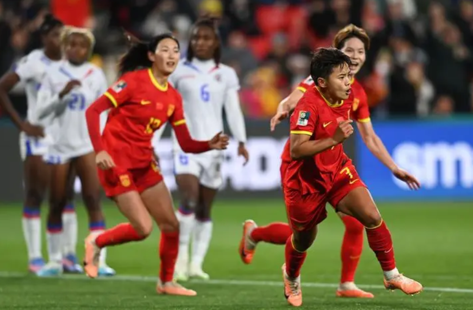 中国女足大胜!"姆巴佩王霜结婚"的词条上热搜,谁来救救水庆霞