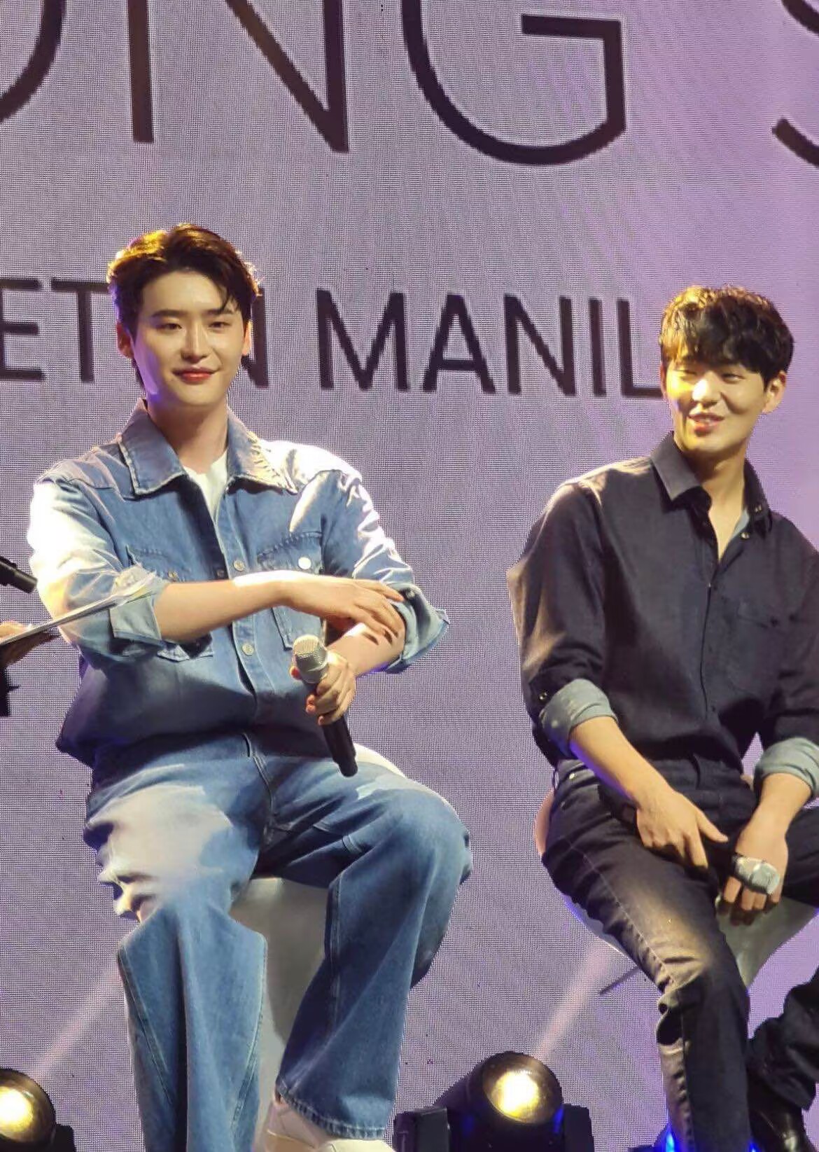 李钟硕活动生图太圈粉,他终于瘦回来了,帅出新高度!