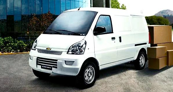 98万买面包车?雪佛兰总算良心一回!全新n300全系侧滑门