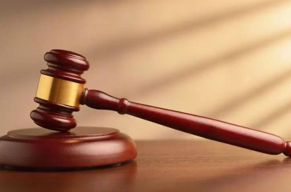 回顾周其东走下法庭,与妻子见面后被押刑场,行刑前表情镇定