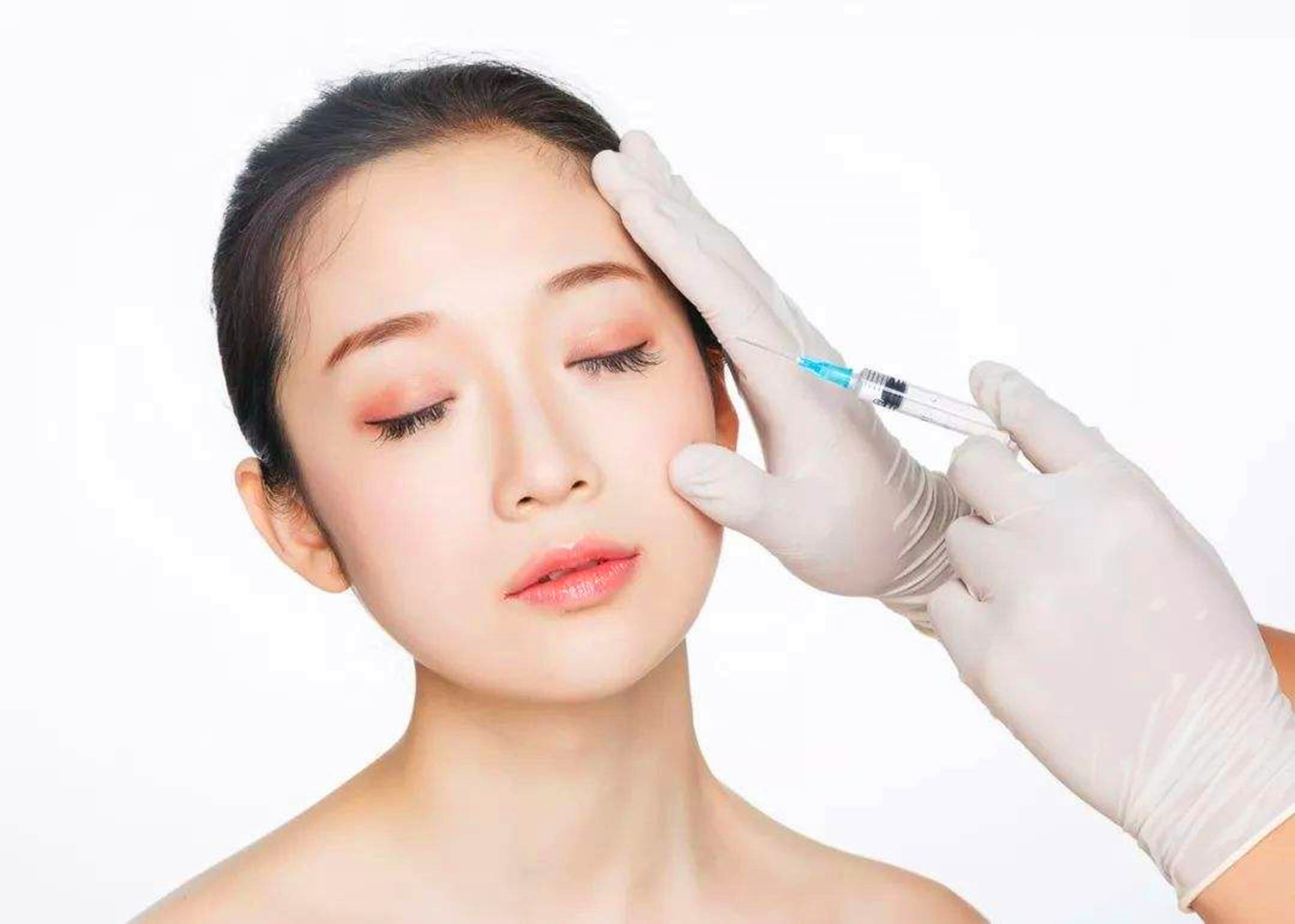 女子网购"瘦脸针" 自行注射,差点送命,爱美变美要理性