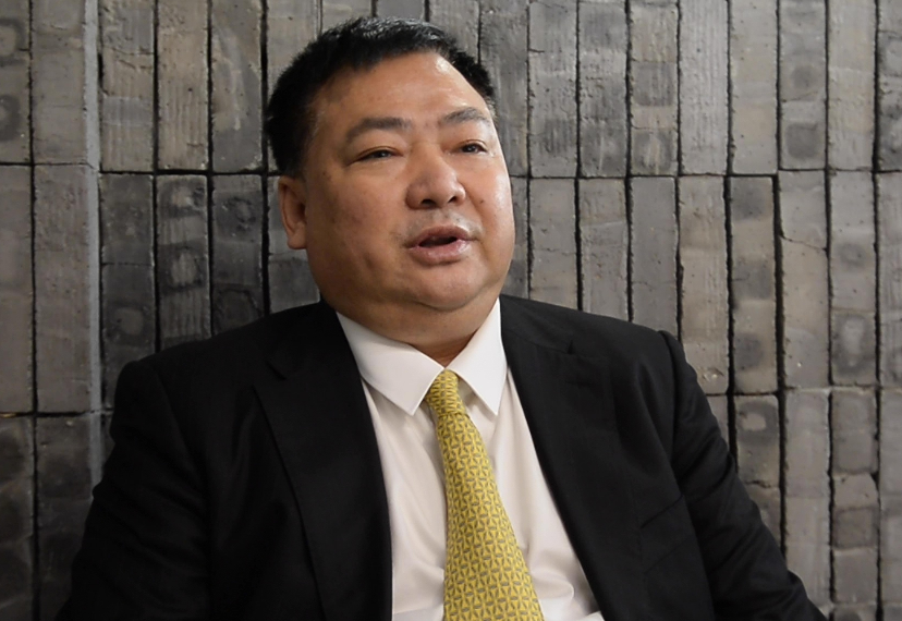 谭鱼头创始人谭长安,60岁挥泪离场,4年输光百亿只因走错一步