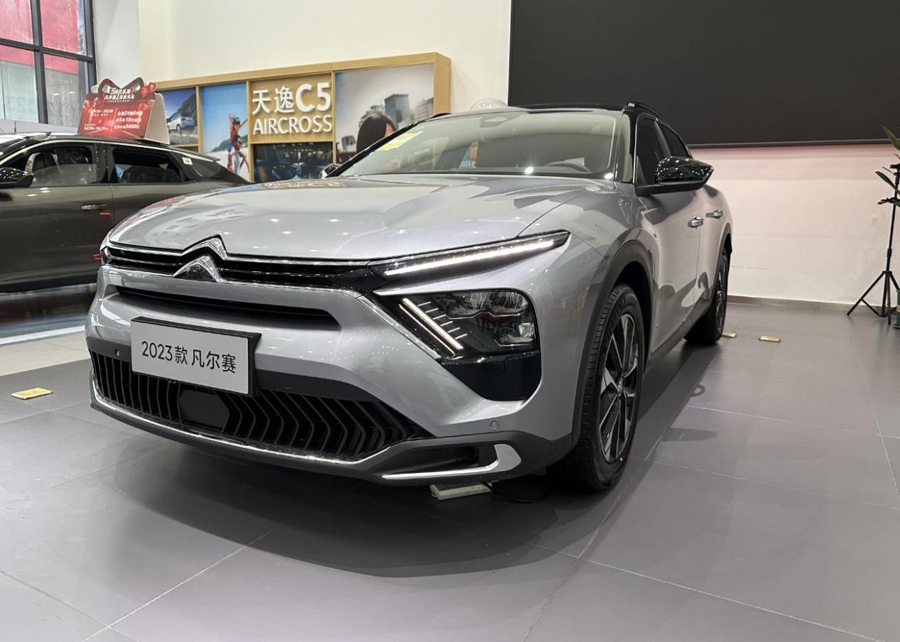 2023款雪铁龙c5x凡尔赛,铝合金摆臂 双胶料衬套 phc渐进式避震