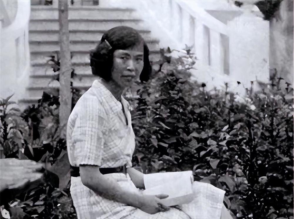 贺怡车祸身亡并非意外?多年后才得知:她临死前看到有人举着火把