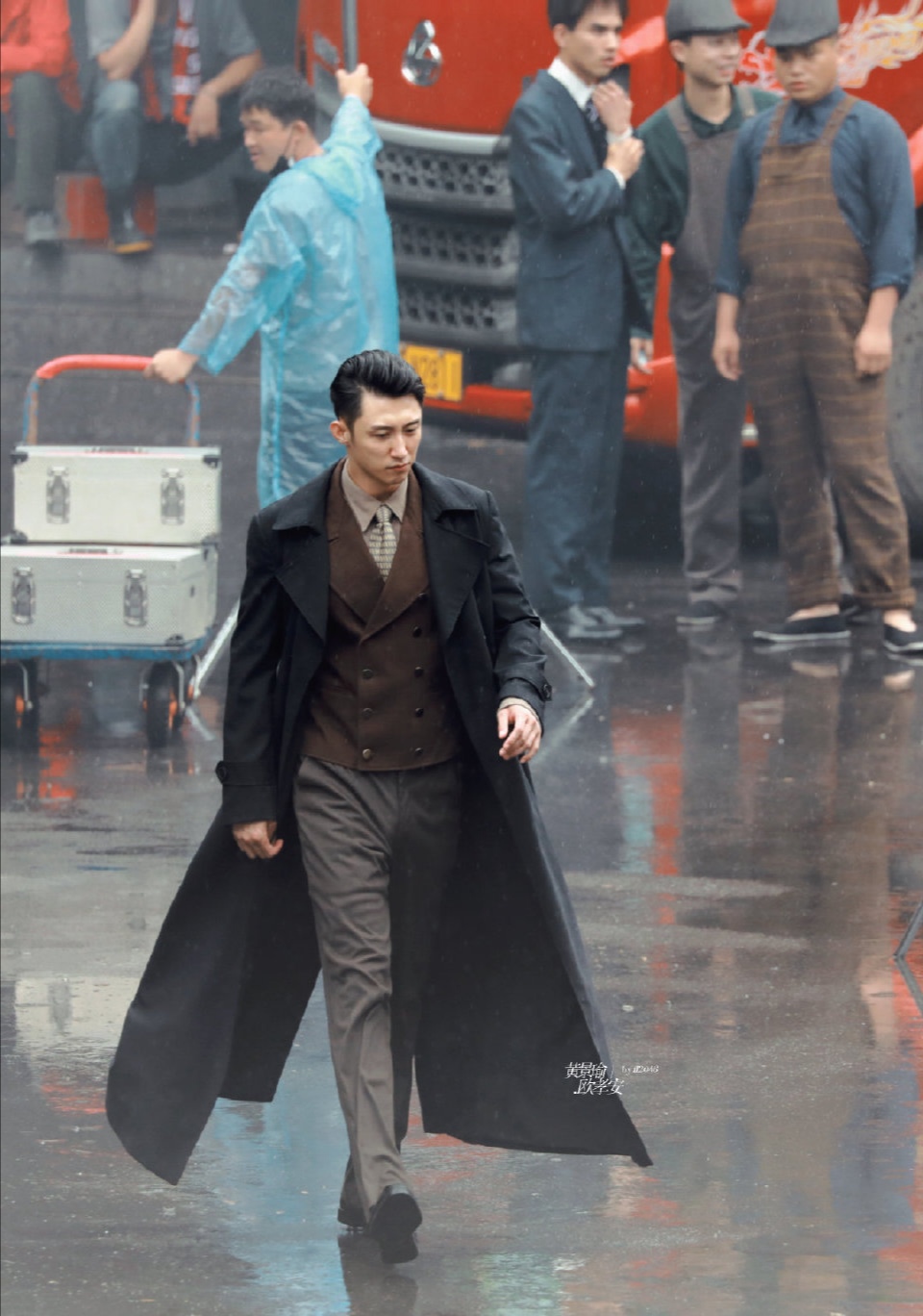 谍战剧《孤战》呼声高,黄景瑜辛芷蕾合作,路透照太高能!