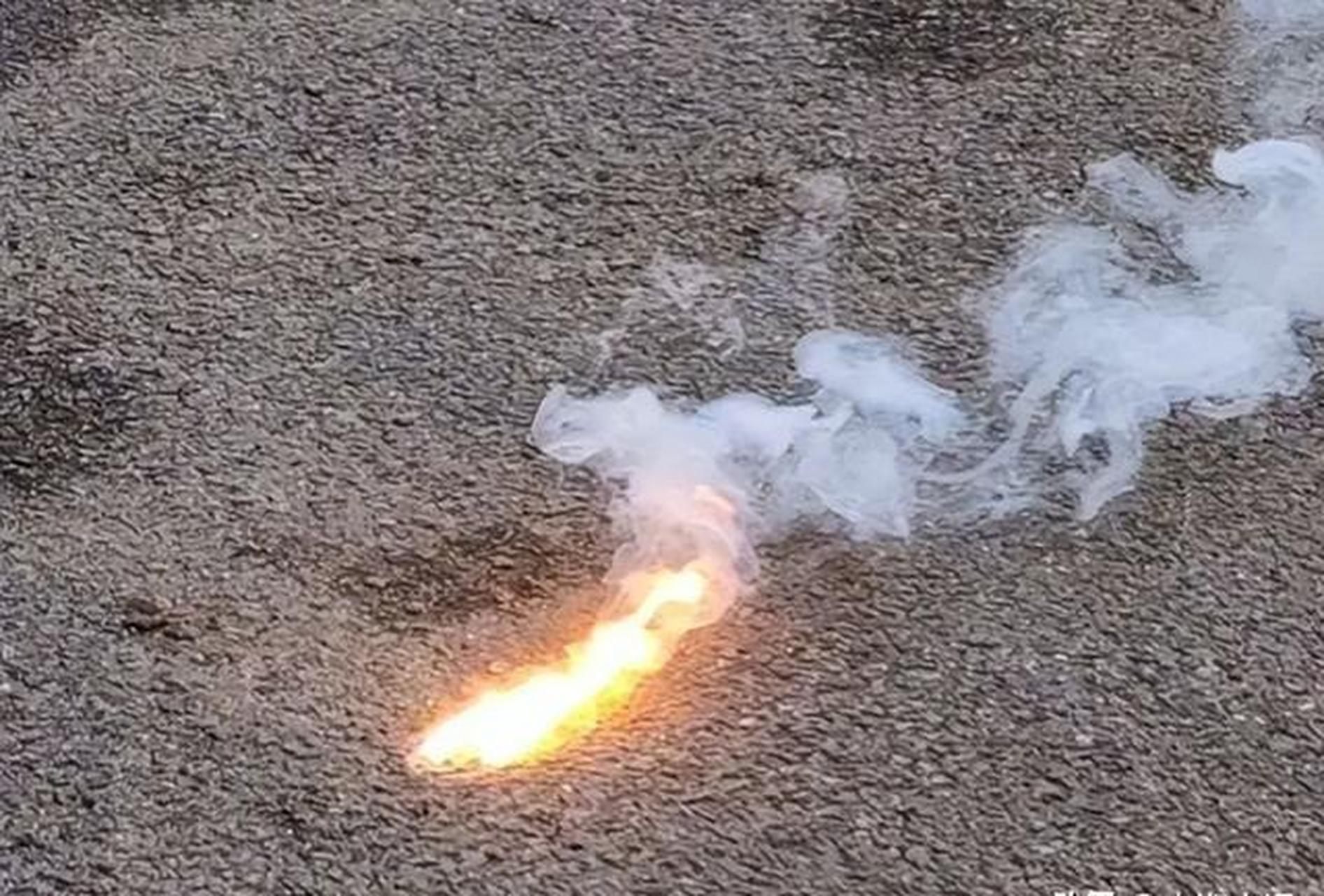 白磷是一种危险物质,具有极低的燃点和惊人的毒性.