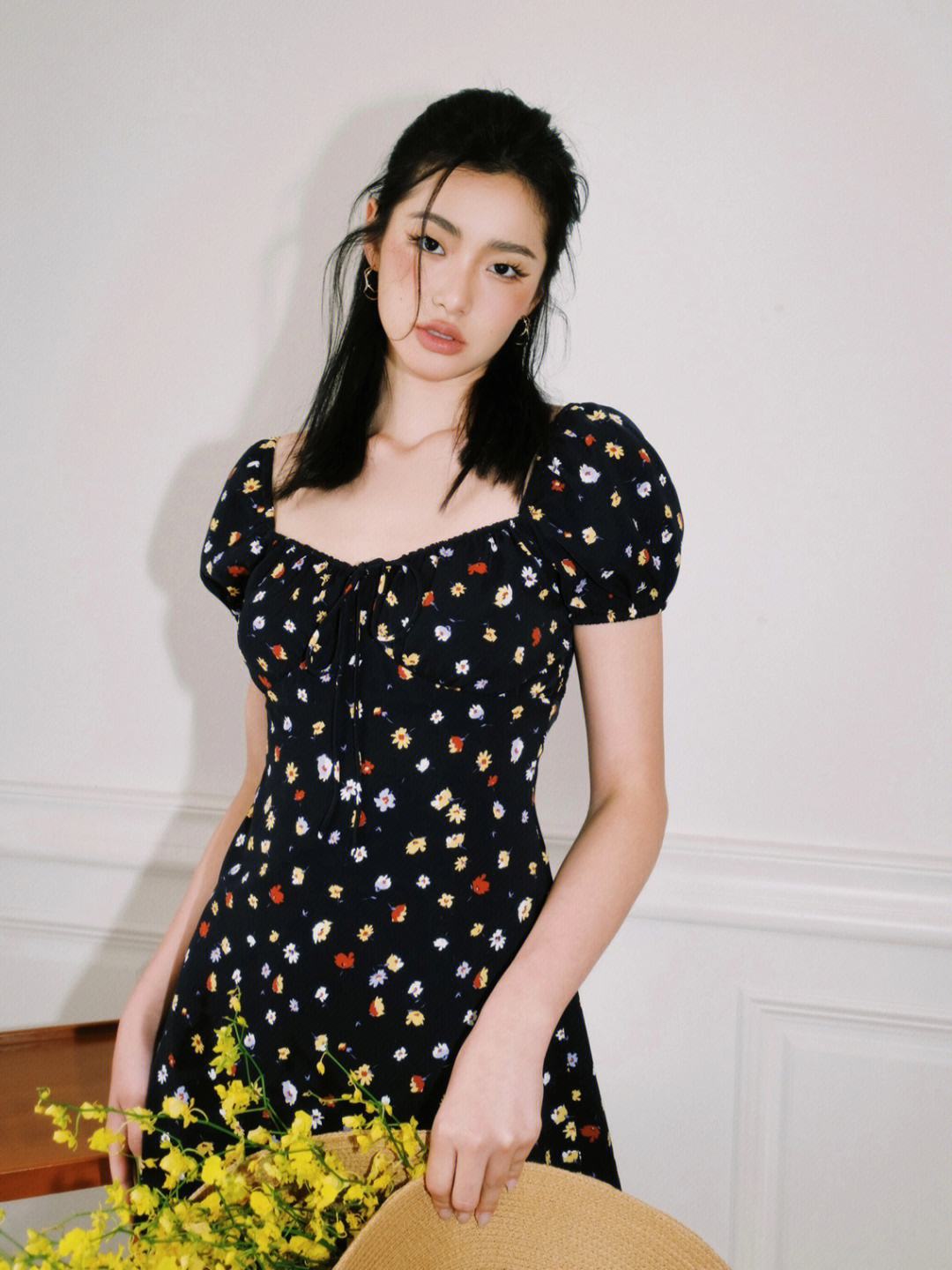 跟着明星学穿搭|这4种碎花裙穿法技巧,教你拿捏春日甜美氛围感