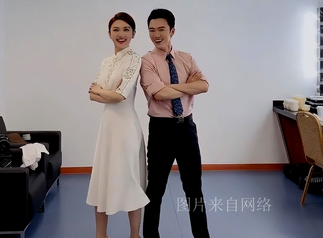 龙洋和张韬久违重逢在同一舞台,接连主持了两场活动!