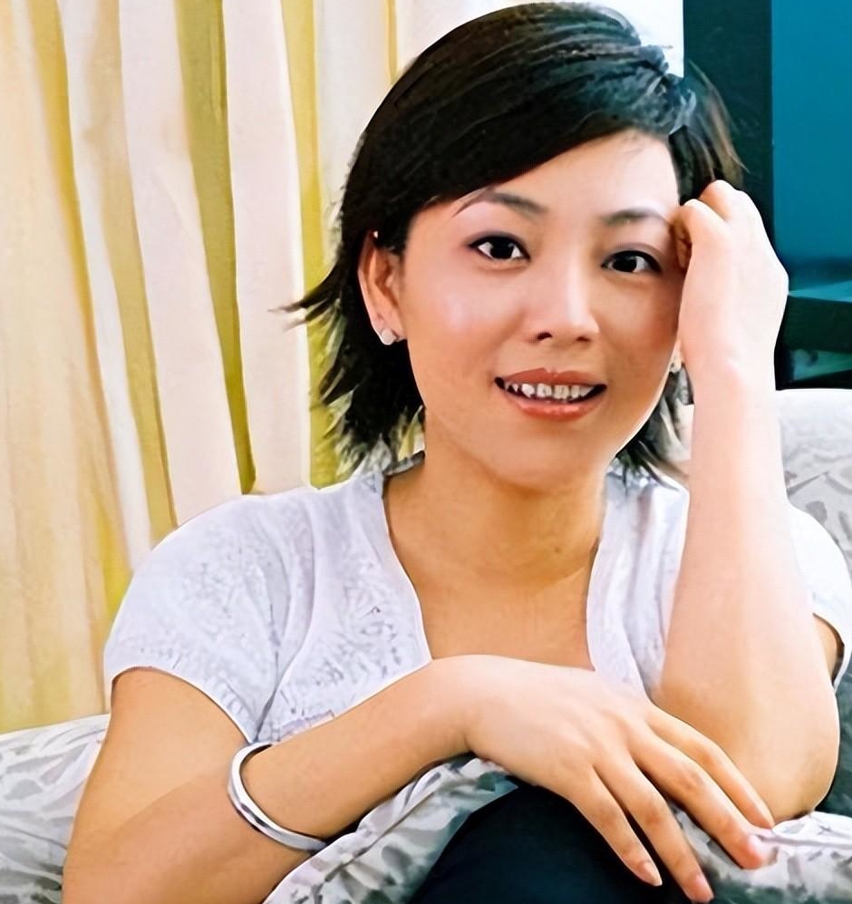 央视著名主持人劳春燕:和丈夫分居17年,怀孕7个月仍要上班