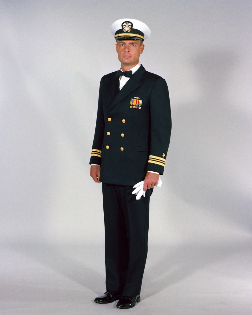 海军礼服军官图片