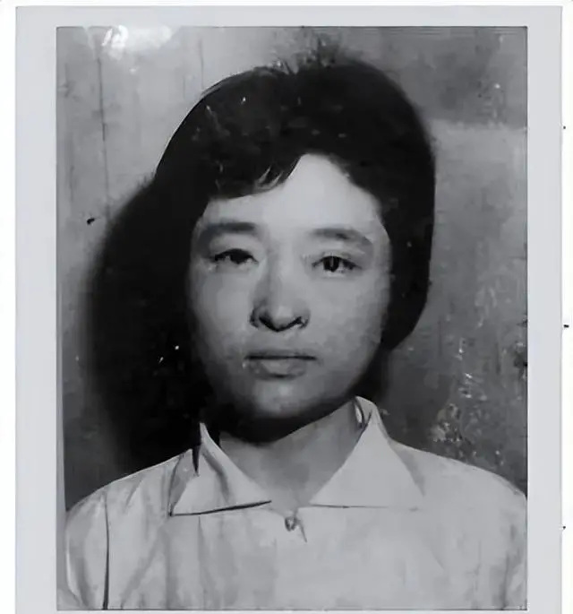 案例:陪睡7干部贪污4万!汤兰英1977年被枪决,全国震动