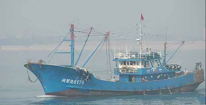 爱国渔民詹其雄冒险守护我国海域闽晋渔5179号以小搏大展雄威