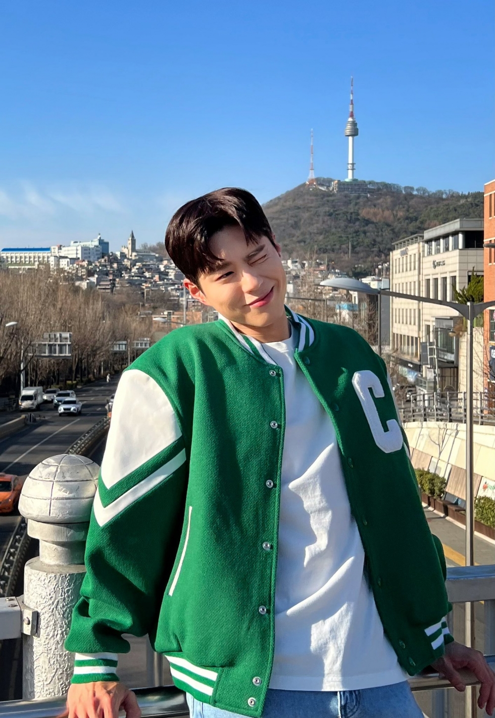 朴宝剑正式开通ig,首发帅照n小时收获50万粉丝!新公司新气象啊