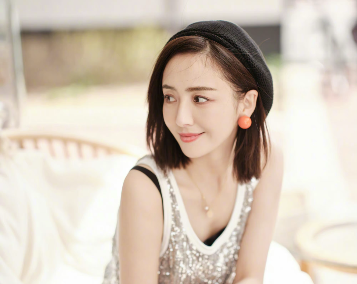 佟丽娅离婚风波后,高颜值亮相央视春晚,陈思诚真的没有后悔吗?
