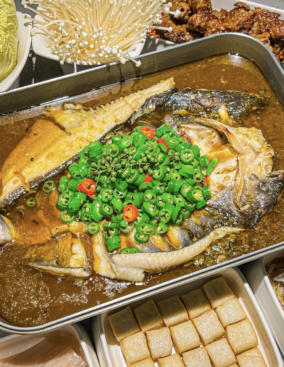 半天妖烤鱼——一份烤鱼,一份大叉烤肉,让你吃到爽