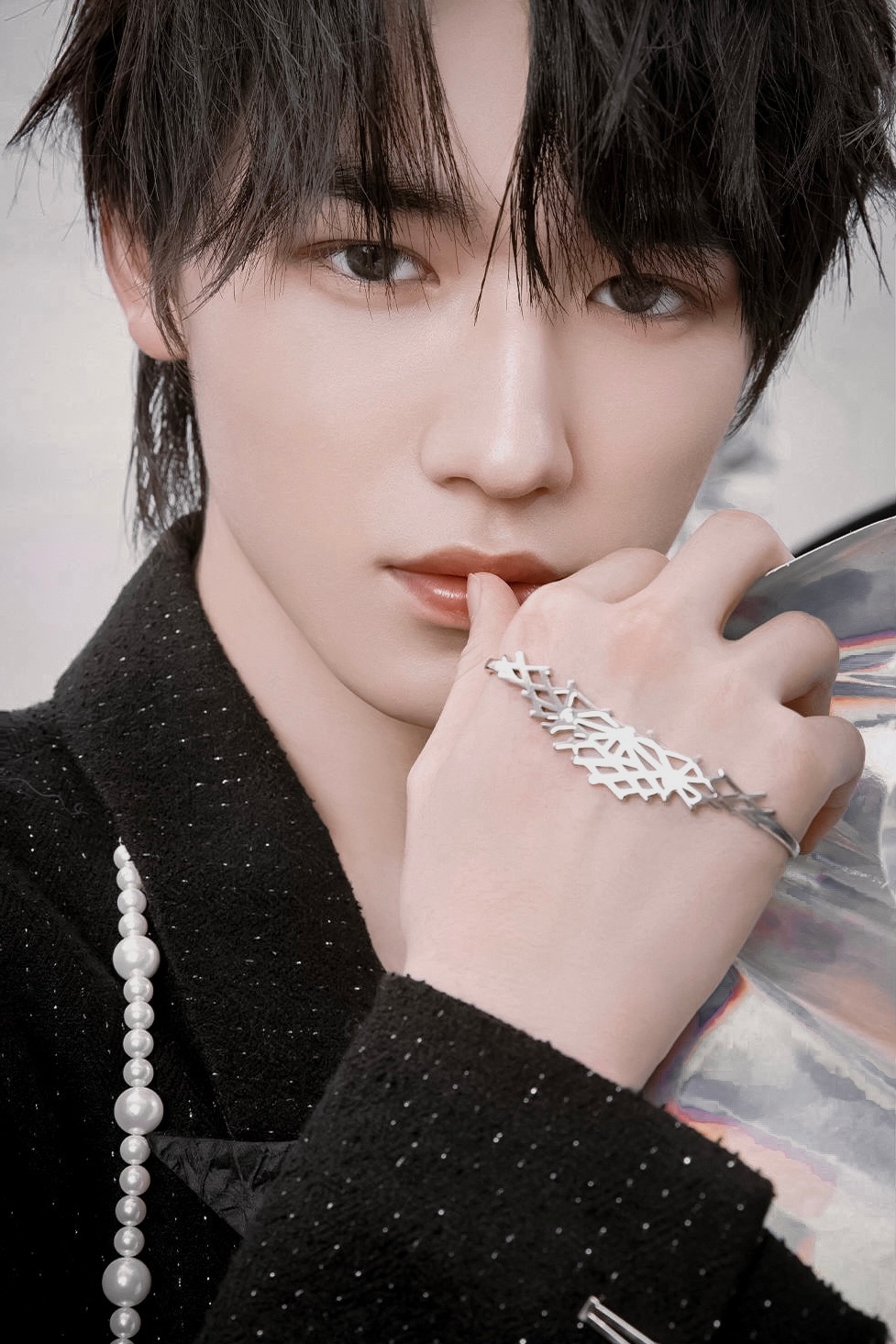 宋亚轩|「东方古典美少年的建模感」