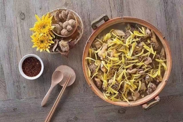 中医"羚角钩藤汤"治疗肝热阳亢型高血压,凉肝息风,增液舒筋