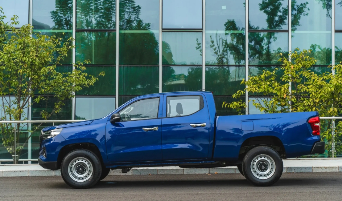 长安f70蓝鲸版上市,商用皮卡起售价仅8.99万元,2.0t汽油发动机