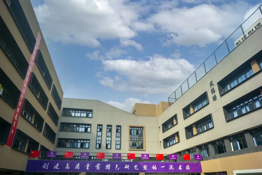 深圳高中怎么选,新晋"黑马"高中——龙华高级中学,不能错过!