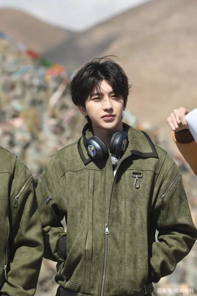 蔡徐坤事件又被爆料:狗仔曝涉及未成年,团队疑似压热搜被指心虚