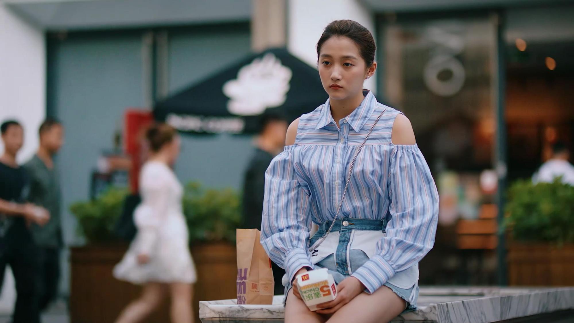 她!北京白富美,年入百万有房有车,却遭骗财骗色,34岁至今单身