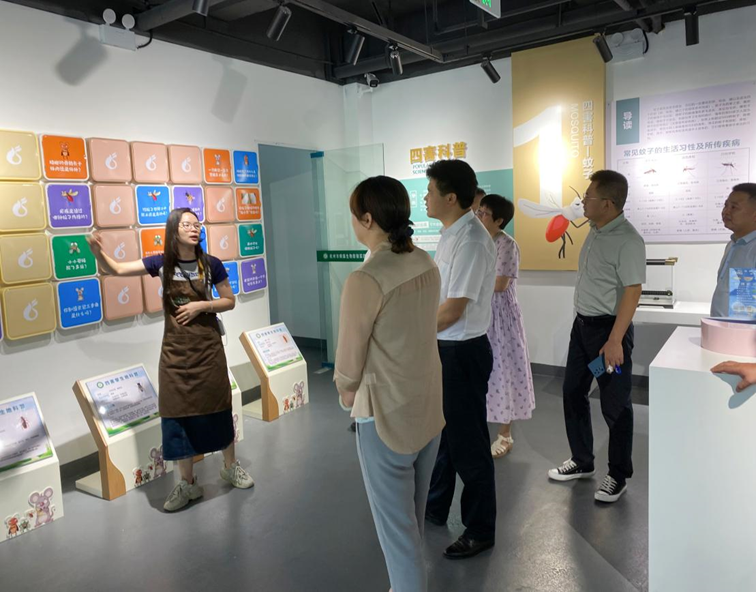淳安县县委常委鲁连美及各乡镇商会负责人调研千岛湖虫趣科普馆