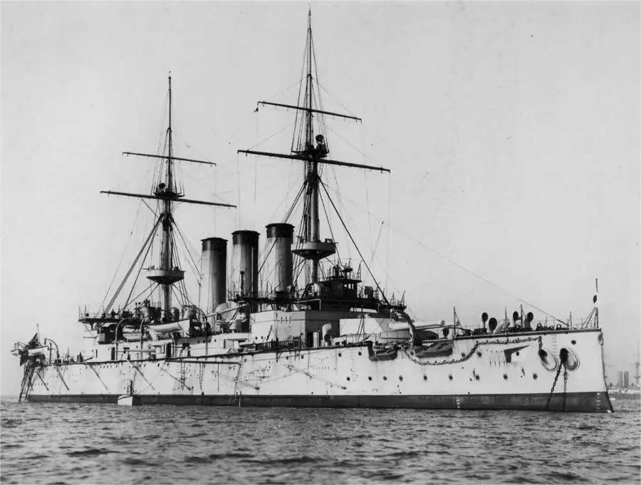 初濑号,二十世纪初旧日本海军最大的战舰,后来触雷沉没