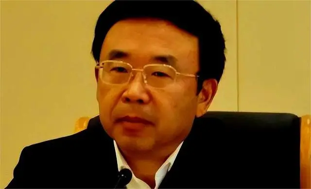 案例:山东贪官黄胜被抓:敛财1223万,与情人在"行宫"私会!