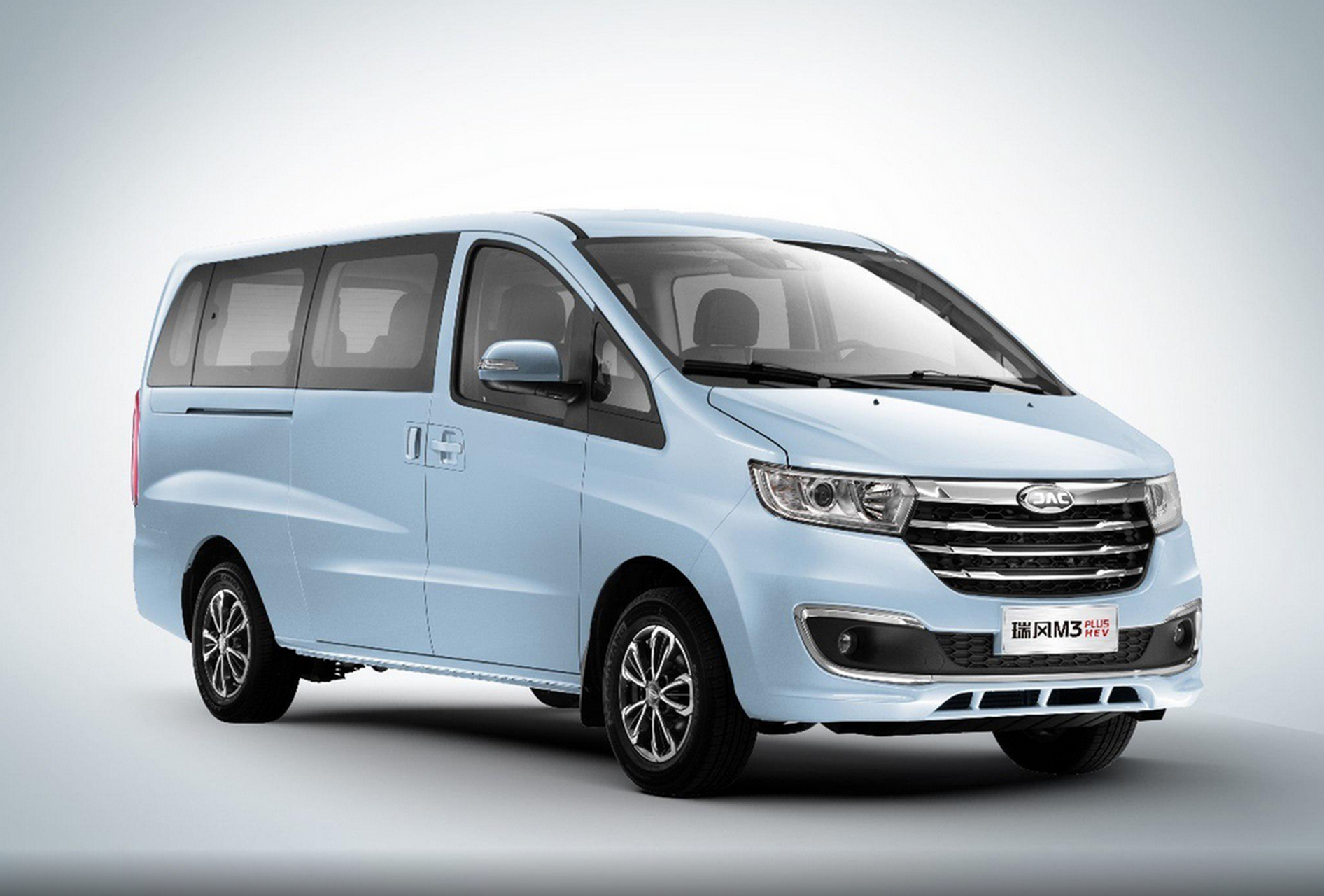江淮瑞风m3plushev是一款10万左右的混动mpv,入门7座,可选9座,采用油