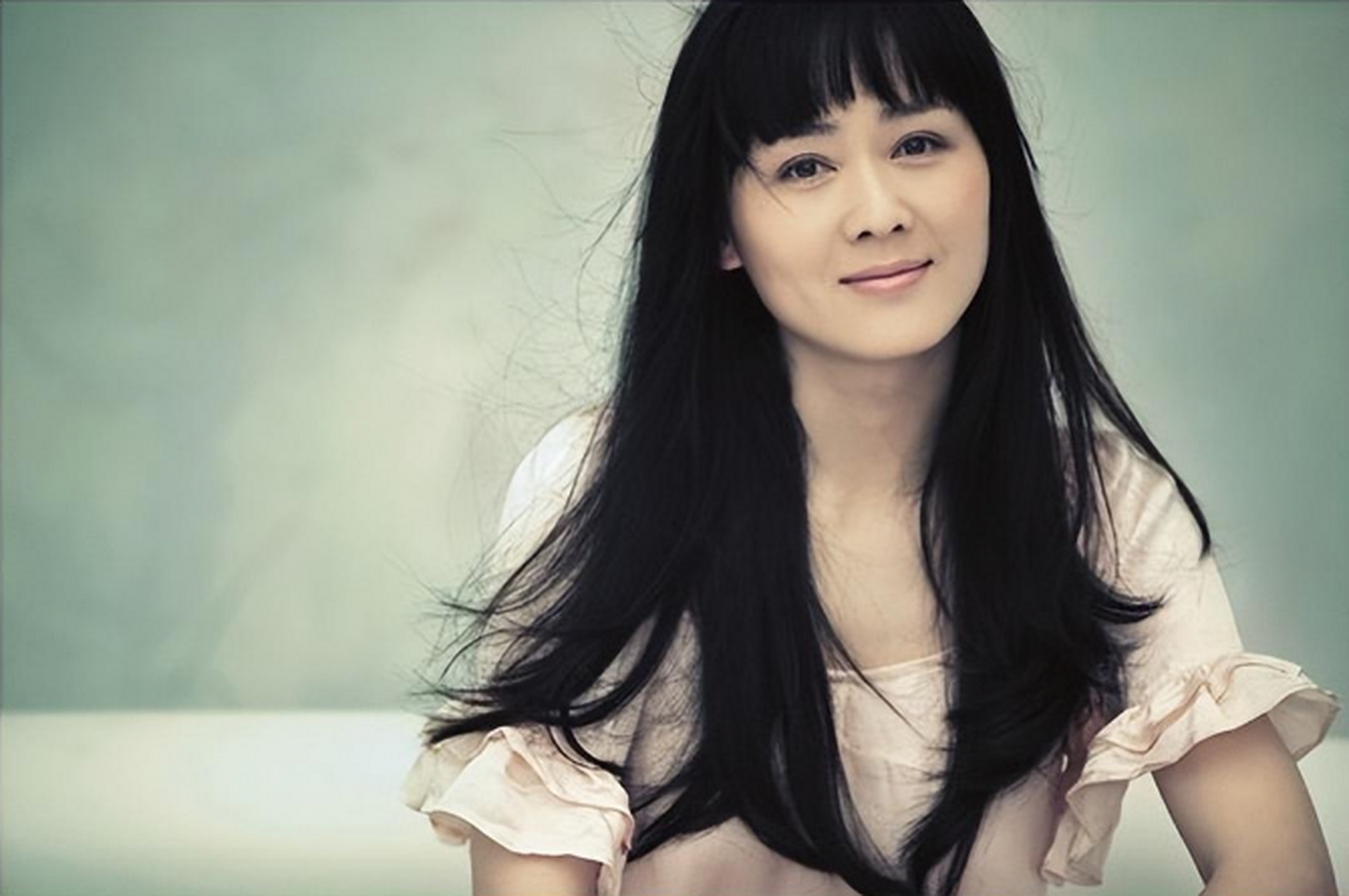 "影后"李琳曾遭前夫家暴,离婚后二嫁世界冠军李大双,幸福如少女.