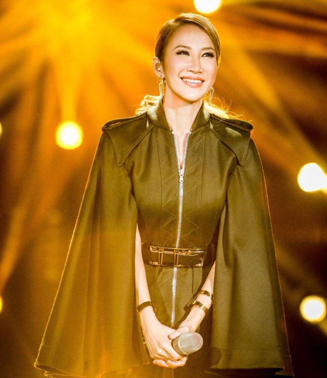 再见李玟:极致绽放的玫瑰,解甲安息吧!