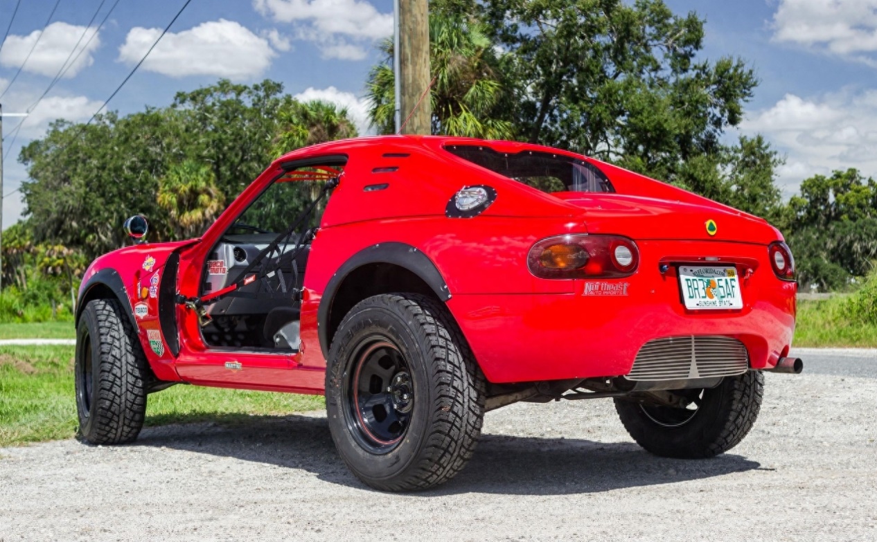 能越野的超级跑车?1992年马自达miata变身终极越野利器